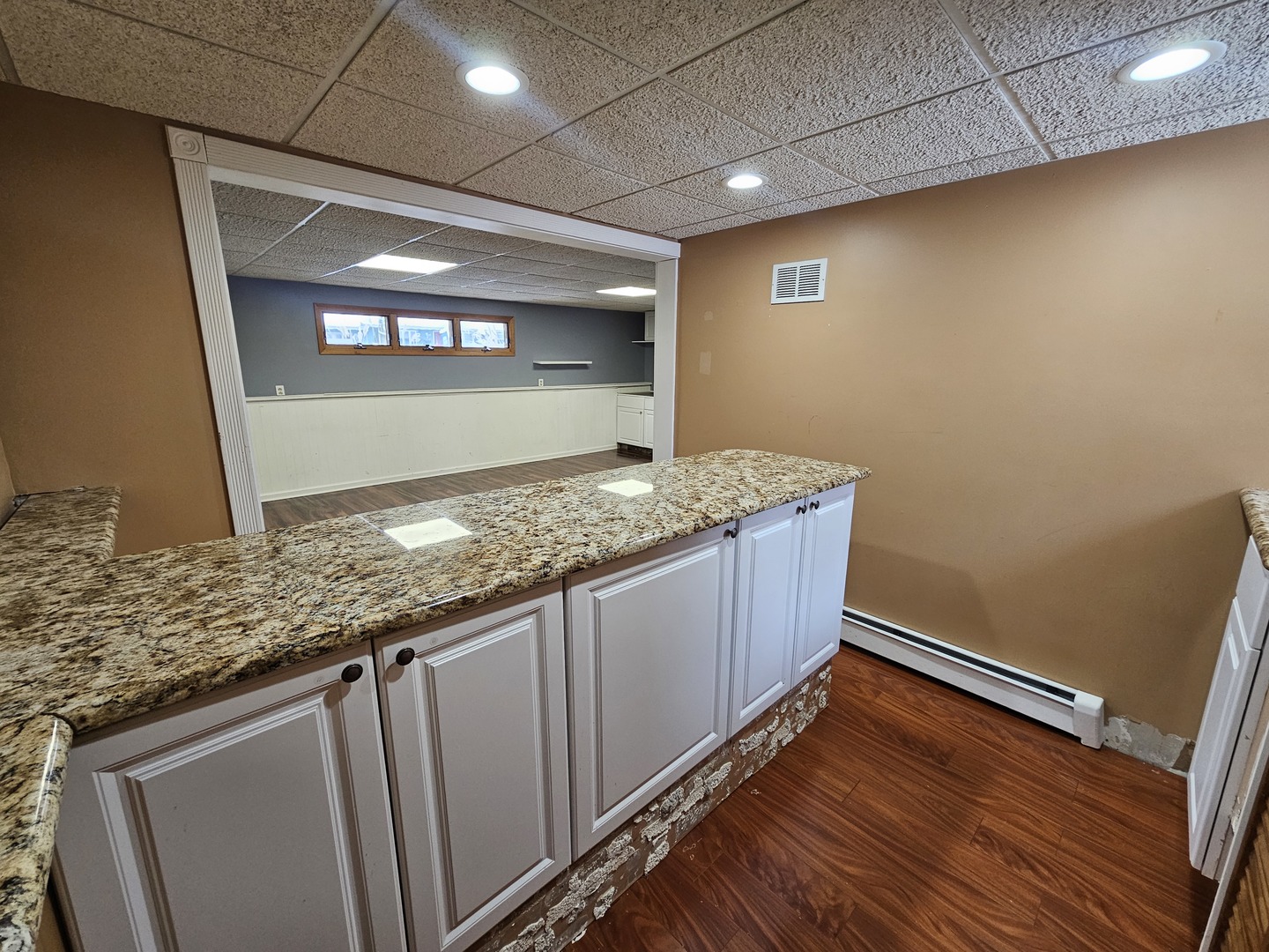 208 S River Road Property Photo 16