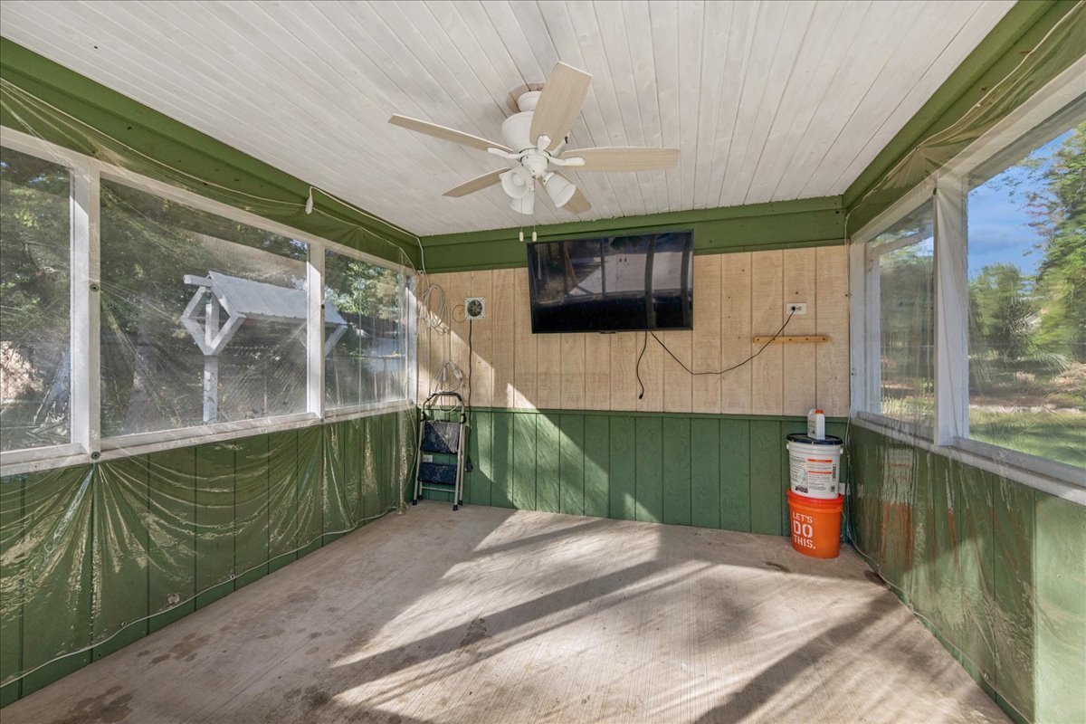 208 S River Road Property Photo 20