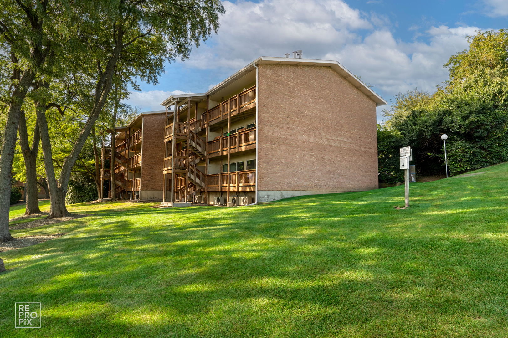 5801 Oakwood Drive D Property Photo 1