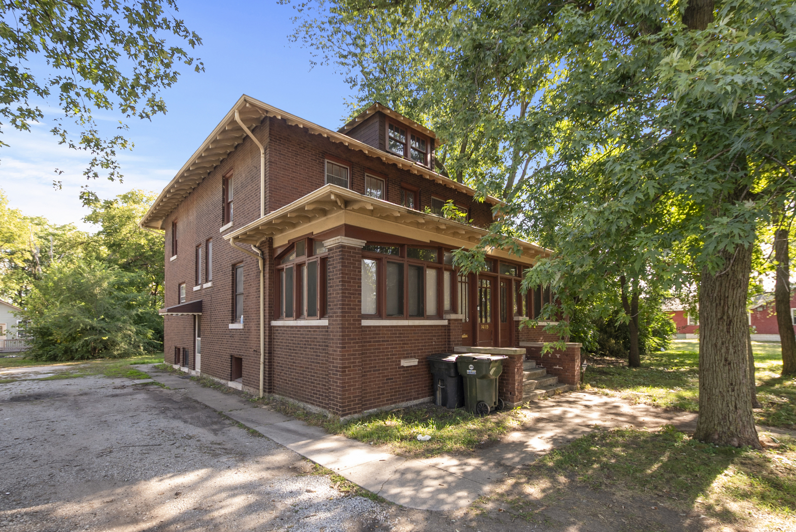 14119 Lincoln Avenue Property Photo 1