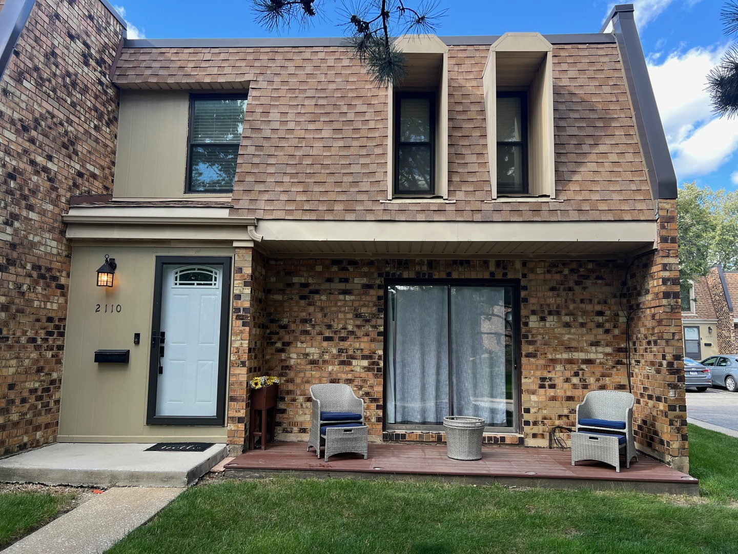 2110 Country Club Drive Property Photo 1