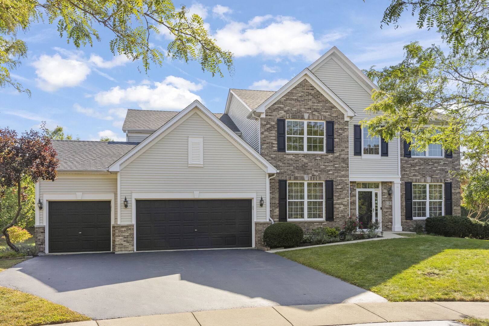 5 Player Court Property Photo 1