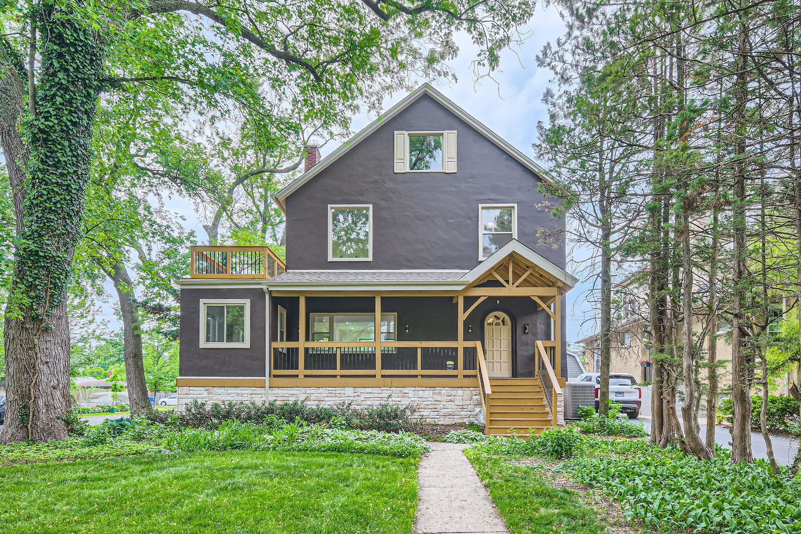 9556 S Winchester Avenue Property Photo 1