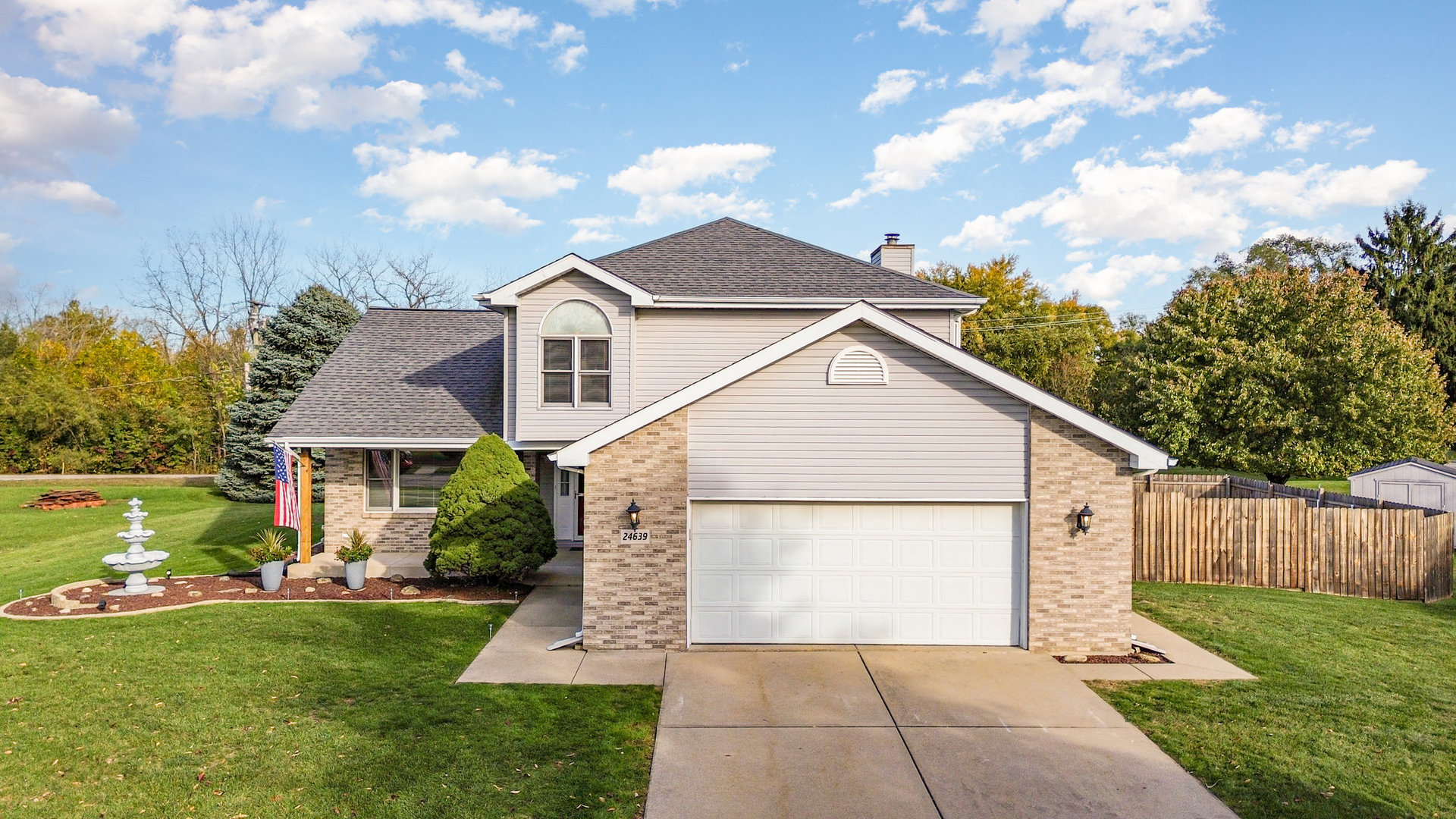 24639 S Howard Court Property Photo 1