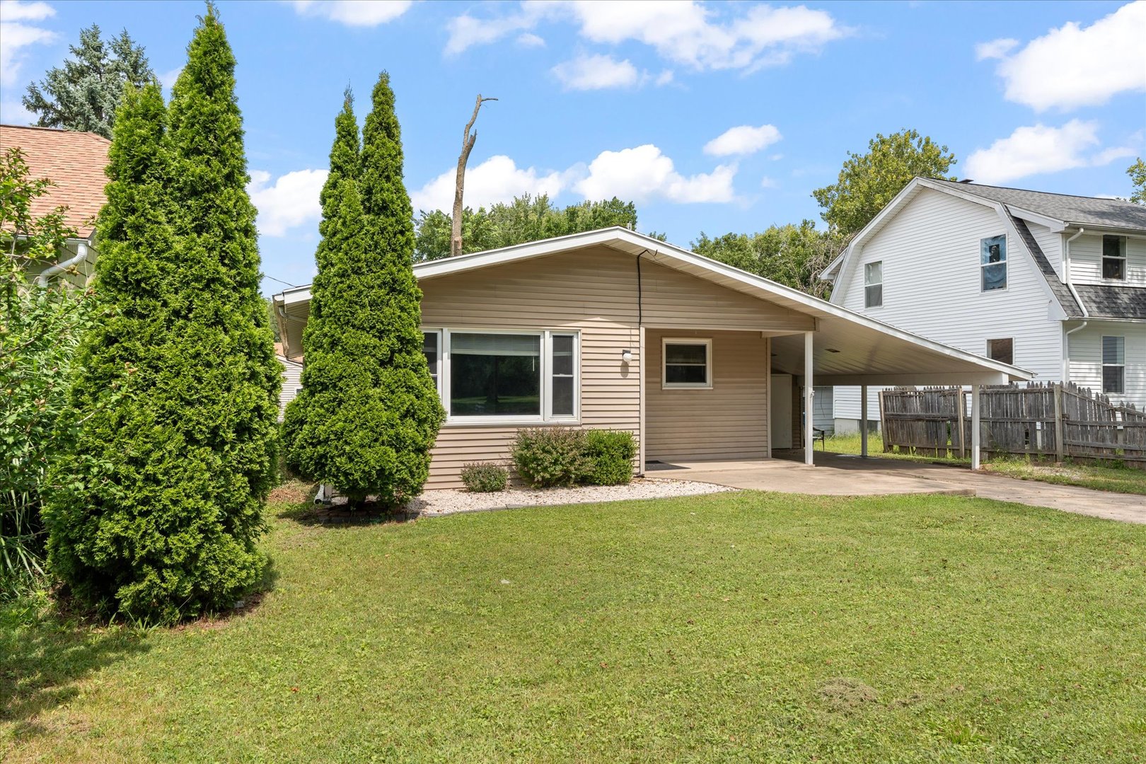 1406 W Springfield Avenue Property Photo 1