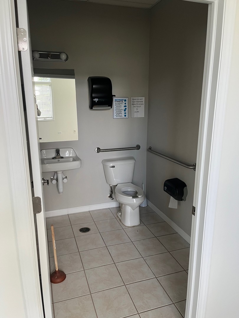 2750-2752 Caton Farm Road End Property Photo 9