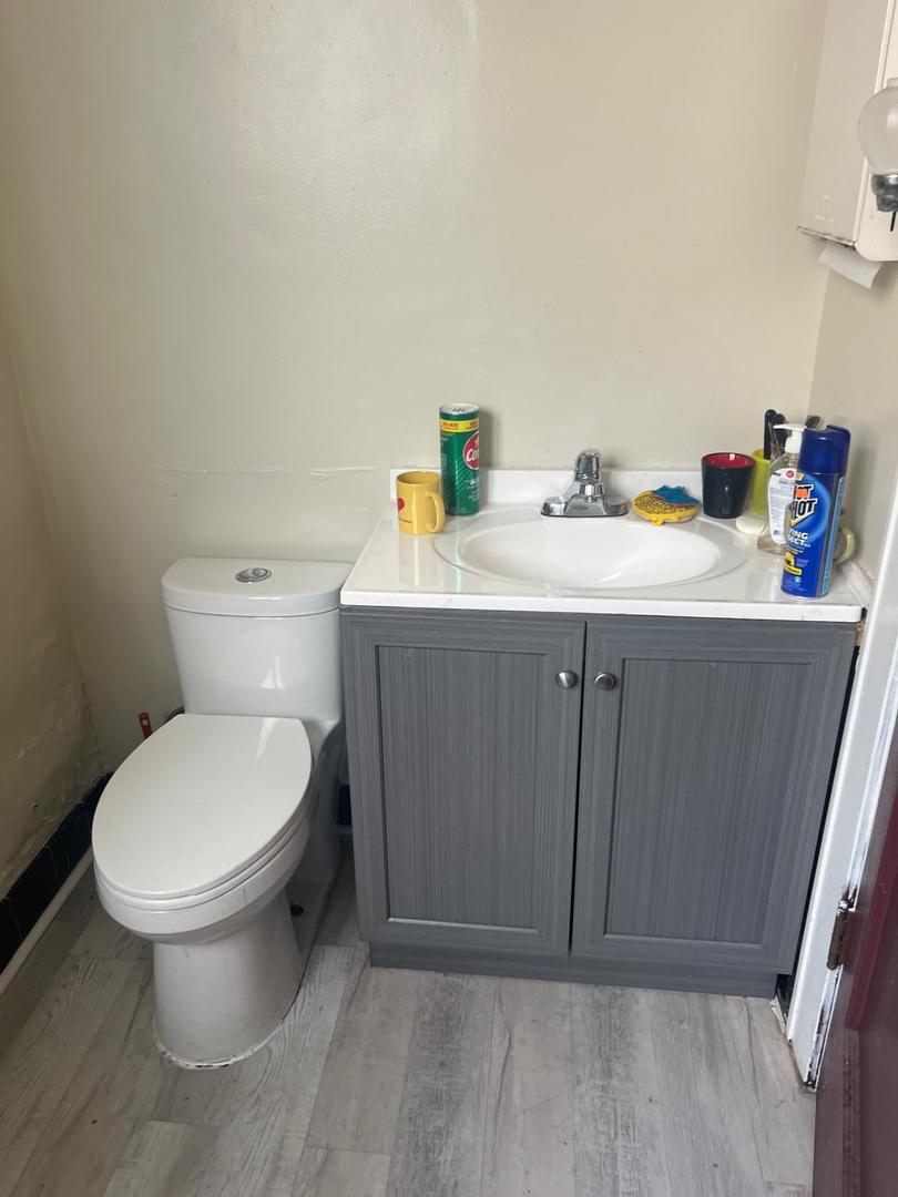 1745 W 47th Street Property Photo 9