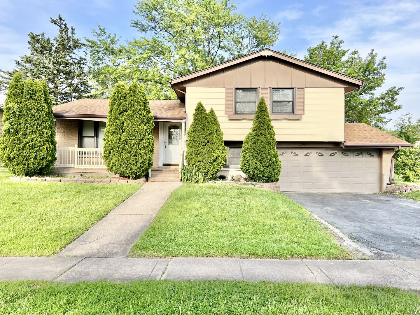 17007 ELM Drive Property Photo 1