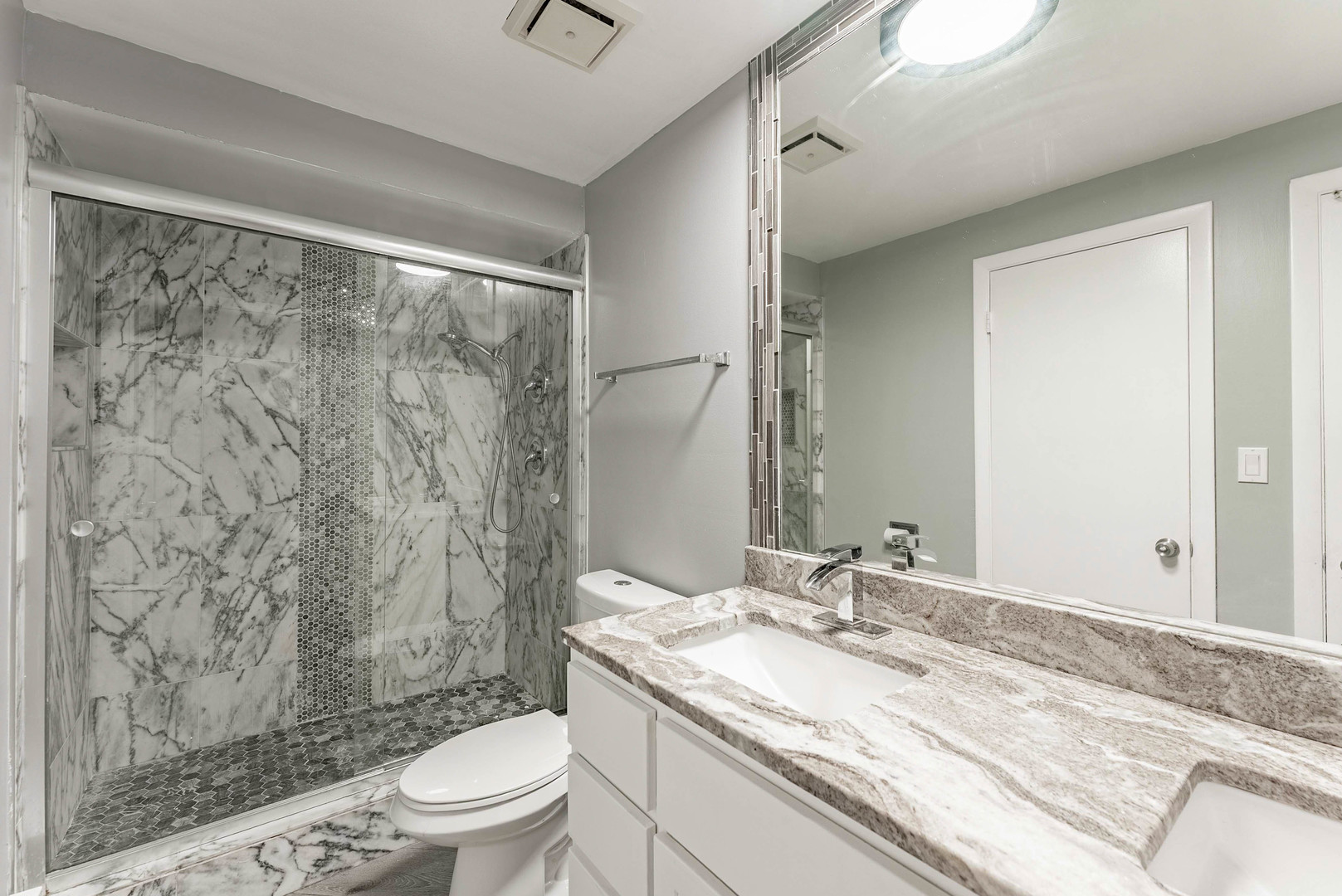 2325 N Neva Avenue 404b Property Photo 12