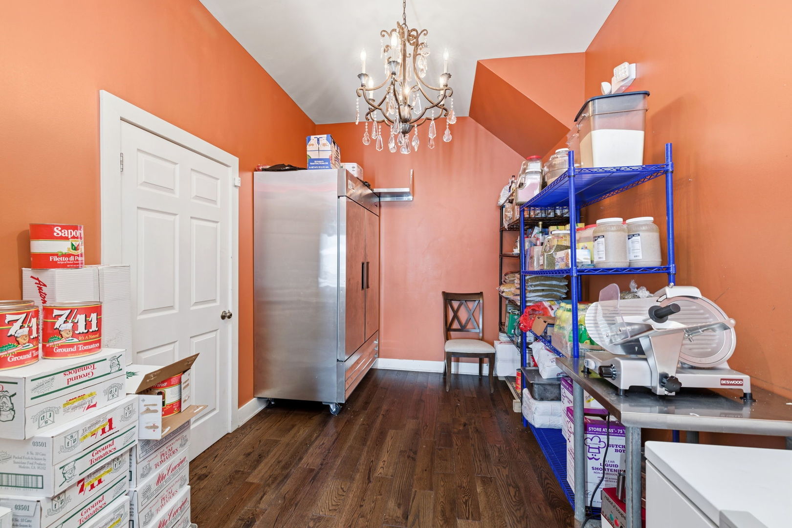 1100 S State Street Property Photo 17