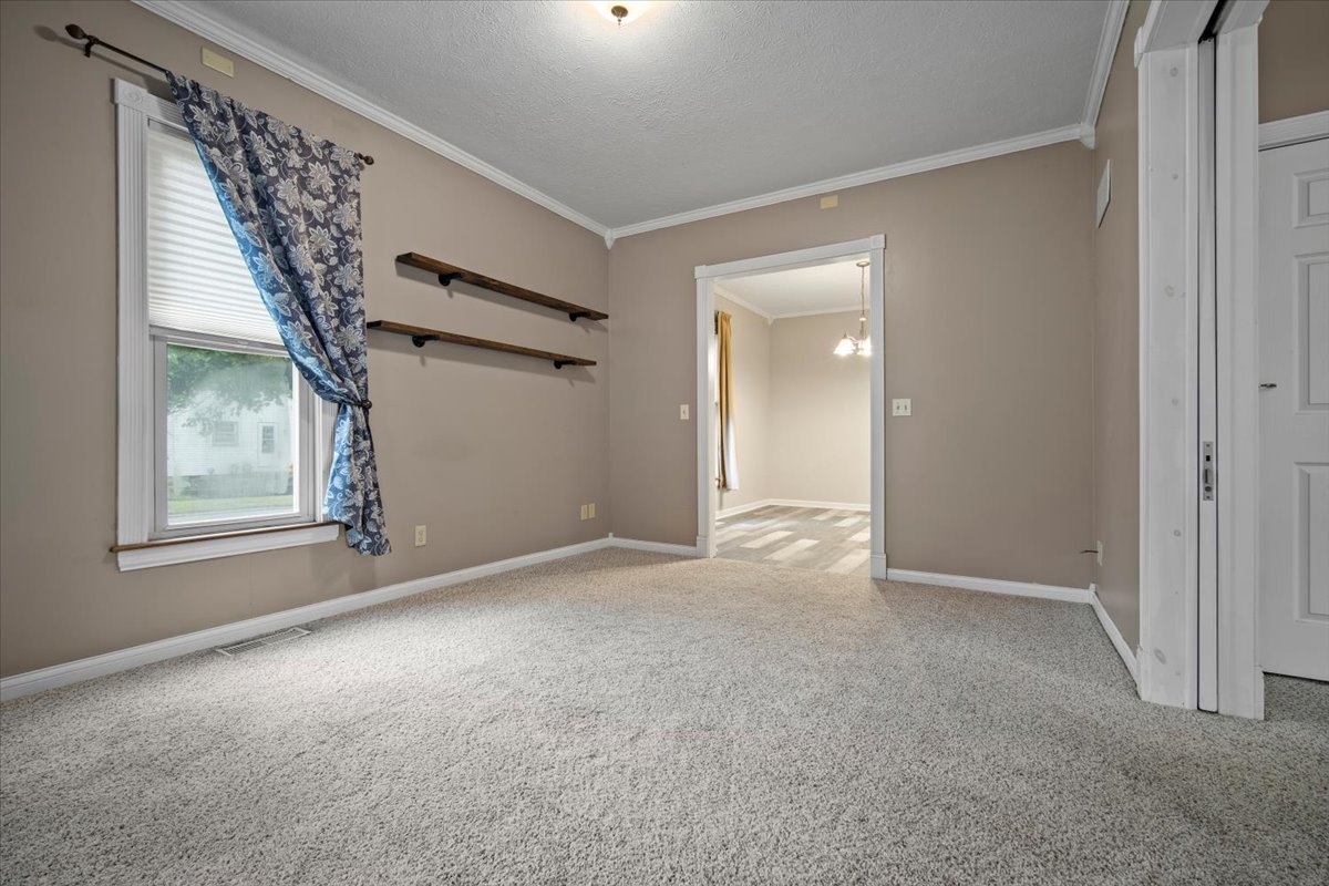 1219 Koch Street Property Photo 6