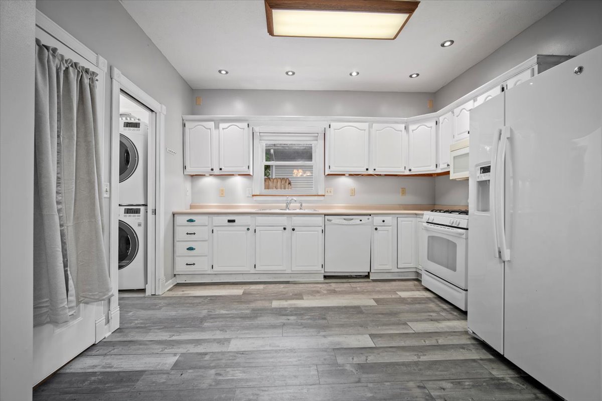 1219 Koch Street Property Photo 10