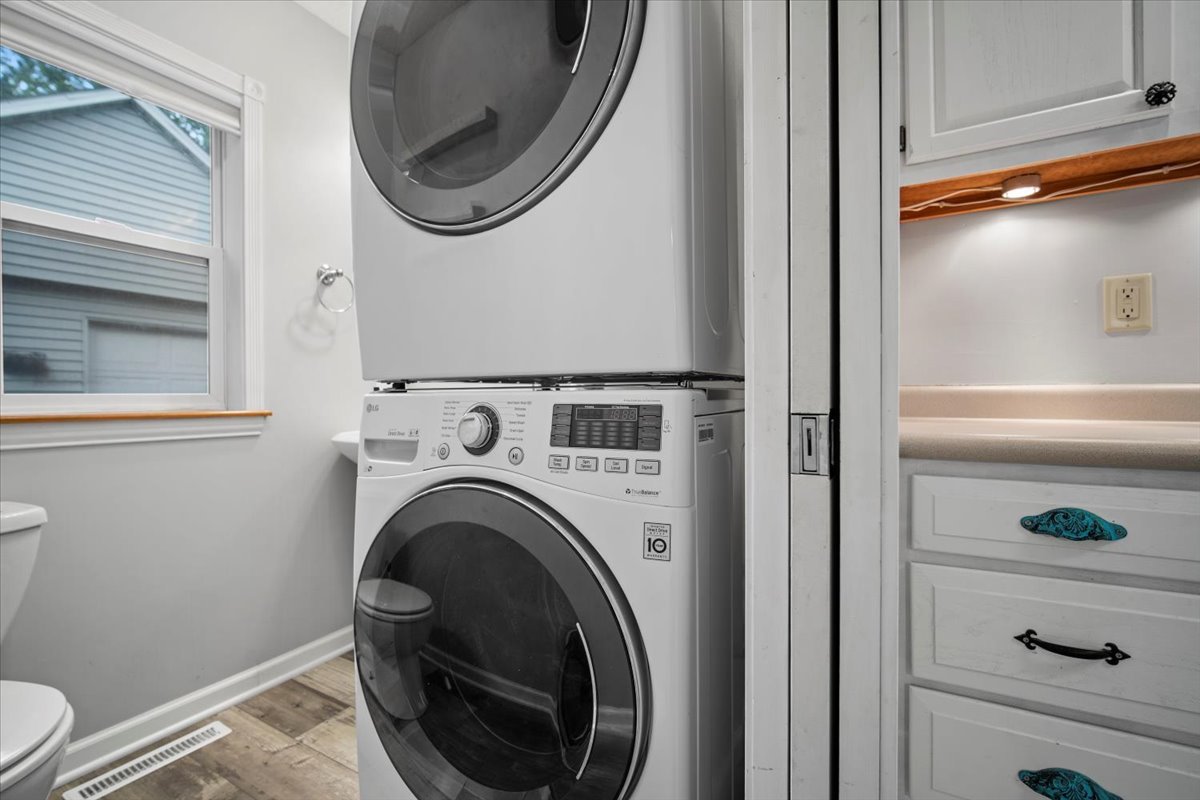 1219 Koch Street Property Photo 12