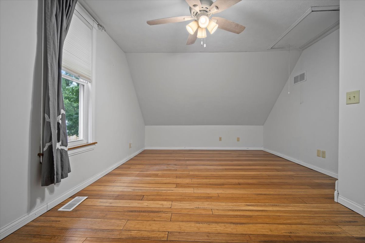 1219 Koch Street Property Photo 19