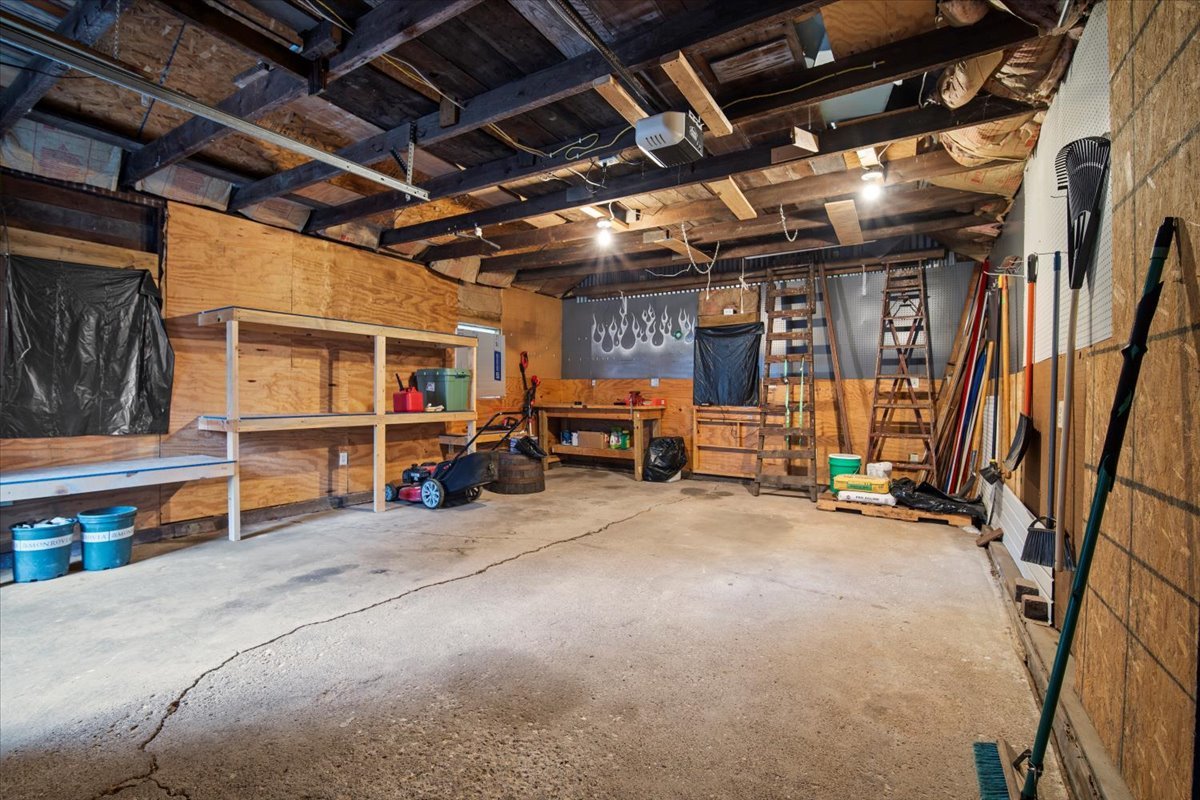 1219 Koch Street Property Photo 24