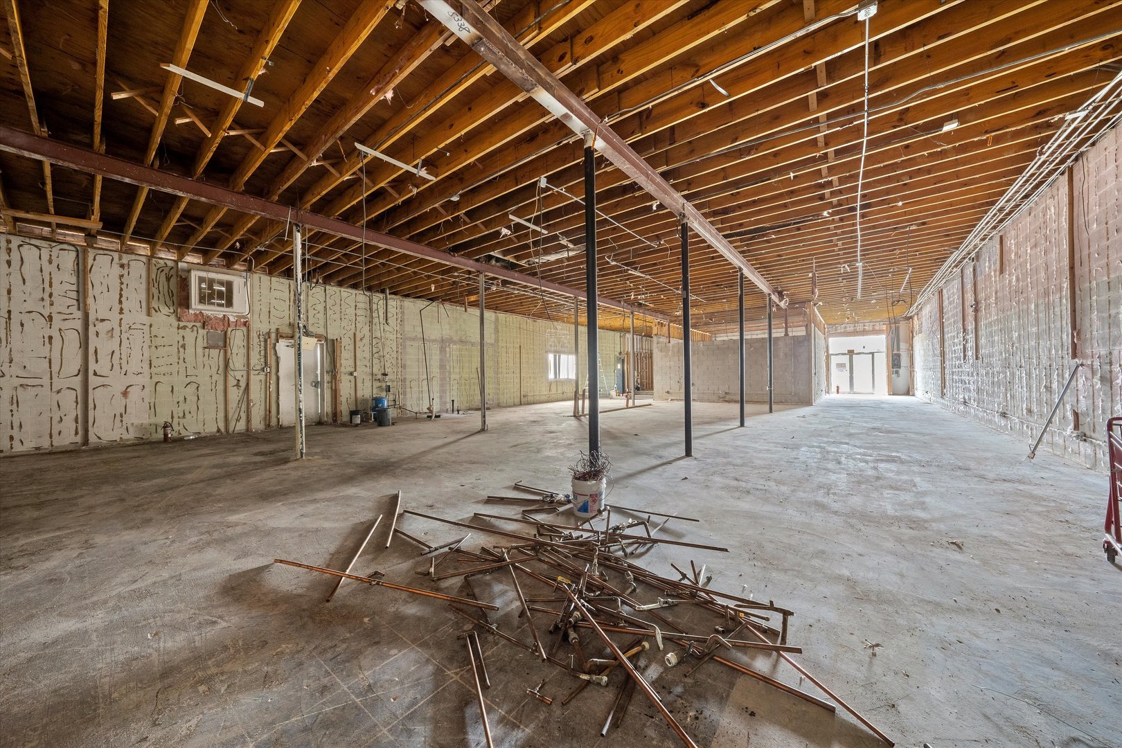 7825 W Lincoln Highway Property Photo 4