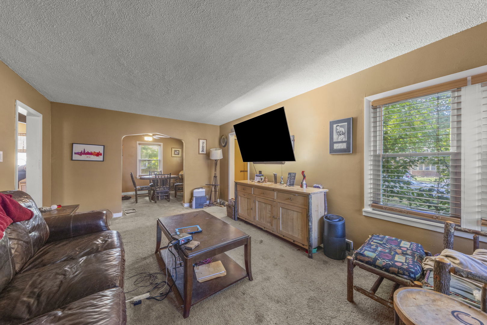 9047 S 50th Avenue Property Photo 3
