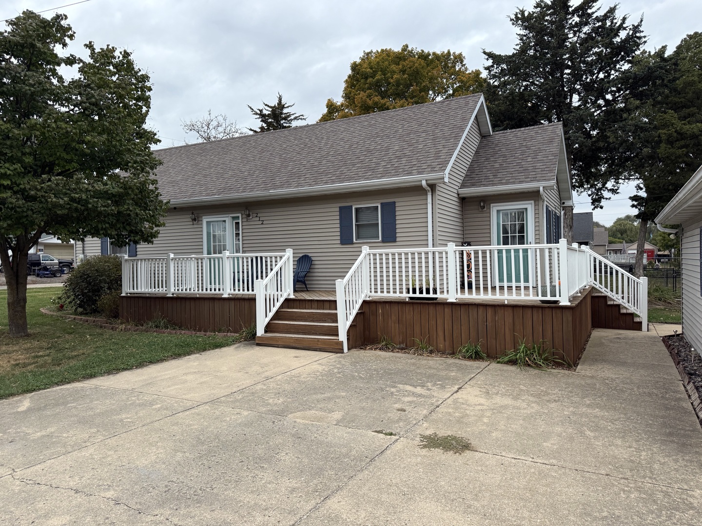 212 S 1st Street Property Photo 1