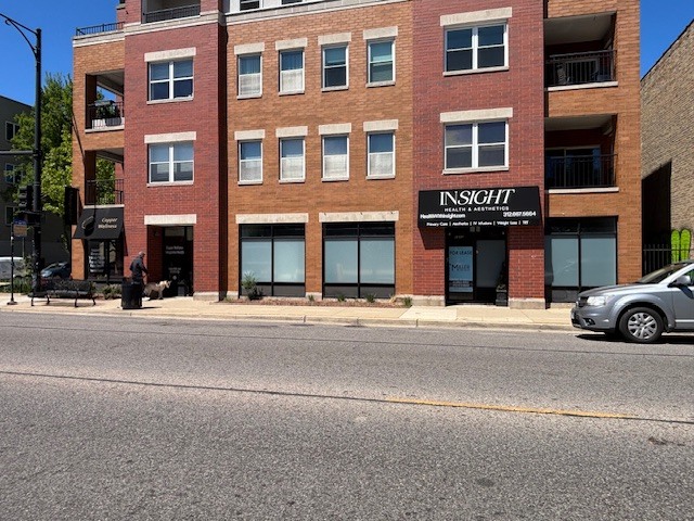 1652 W North Avenue Property Photo 1