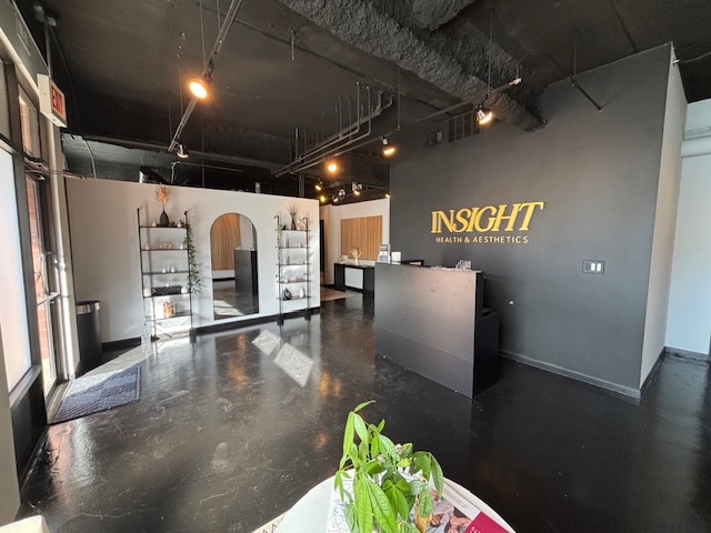 1652 W North Avenue Property Photo 3