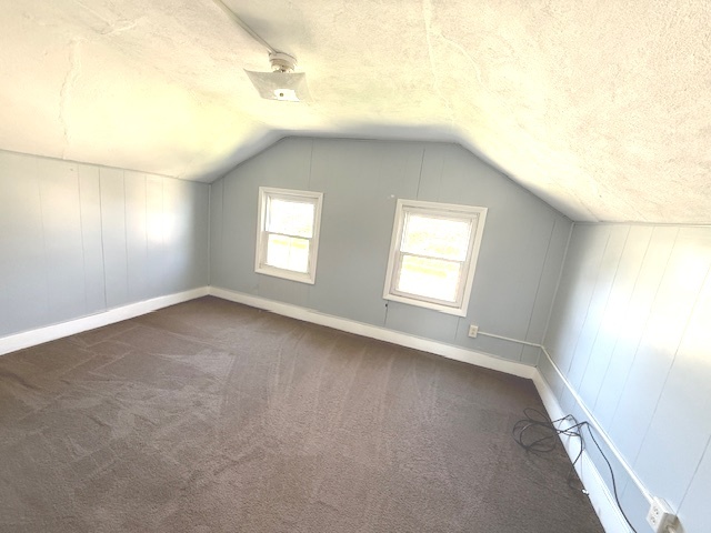 406 S Division Avenue Property Photo 8
