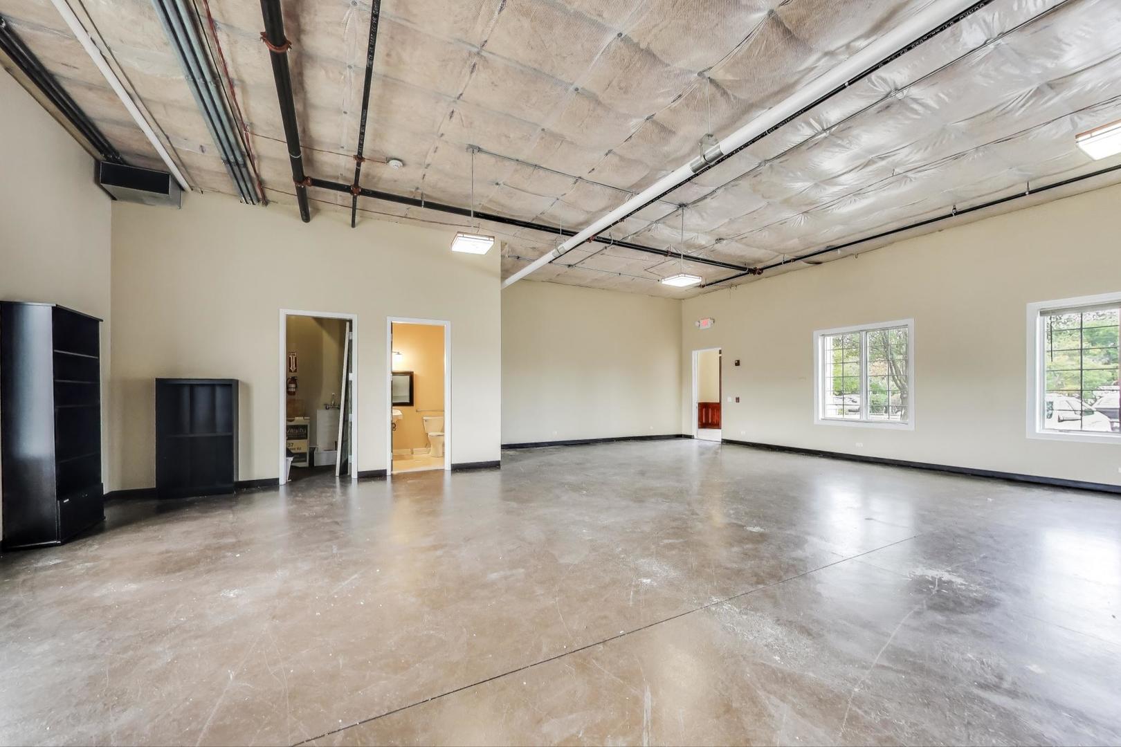 135 W Rand Road Property Photo 7
