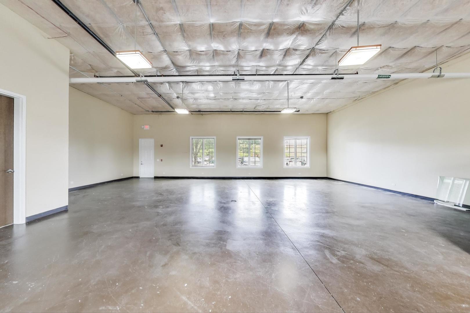 135 W Rand Road Property Photo 8