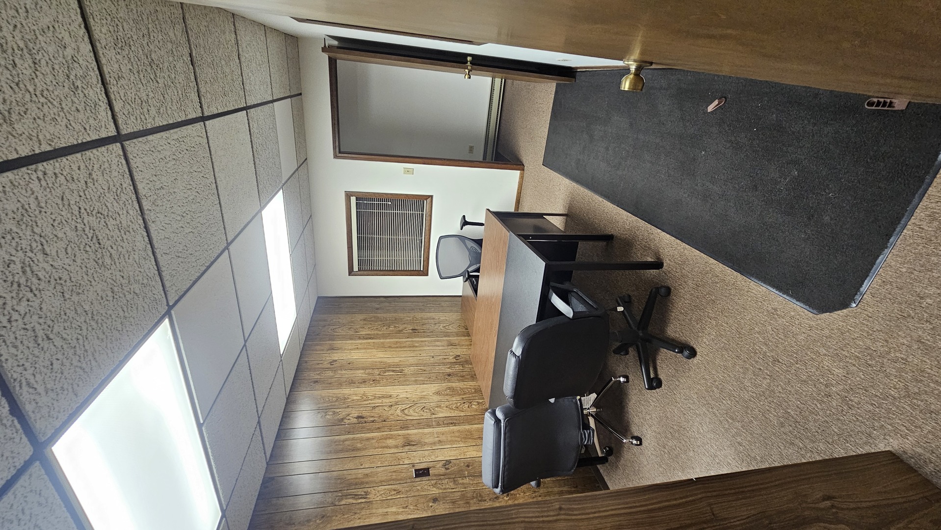 18707 Burnham Avenue Property Photo 5