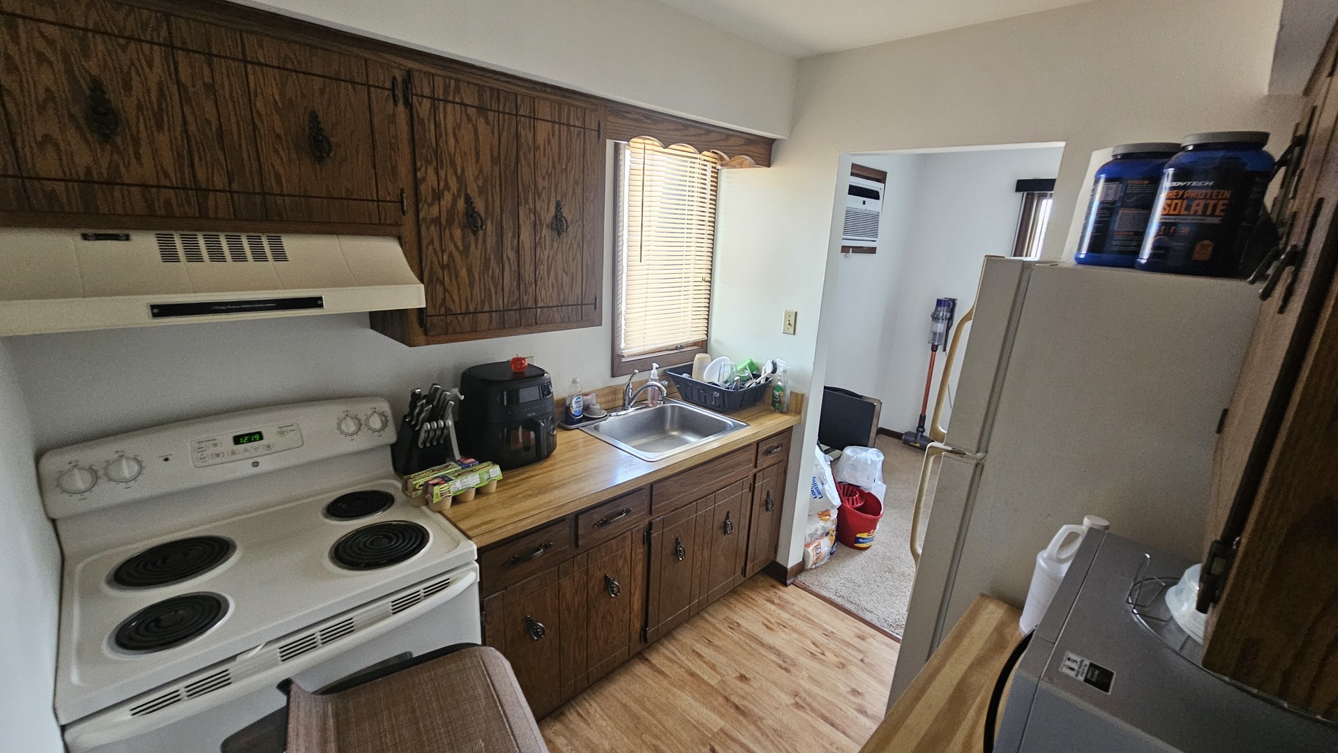 18707 Burnham Avenue Property Photo 19