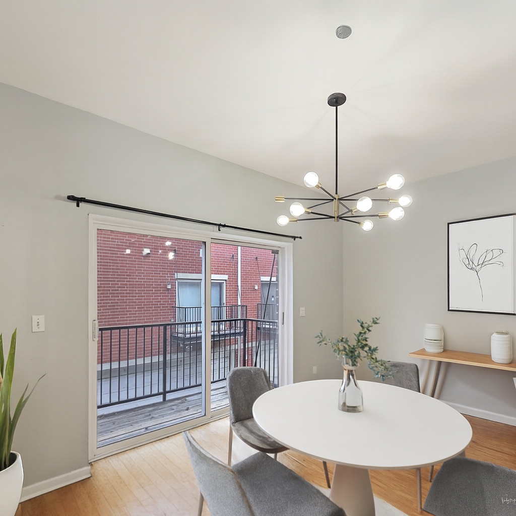 2415 W 32nd Place Property Photo 3