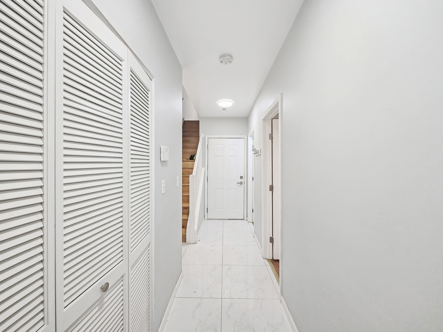 2415 W 32nd Place Property Photo 13