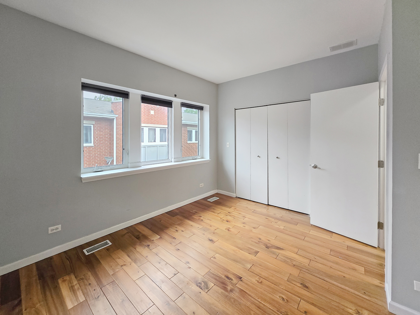 2415 W 32nd Place Property Photo 17