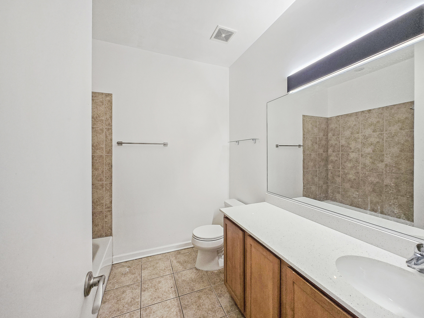 2415 W 32nd Place Property Photo 20