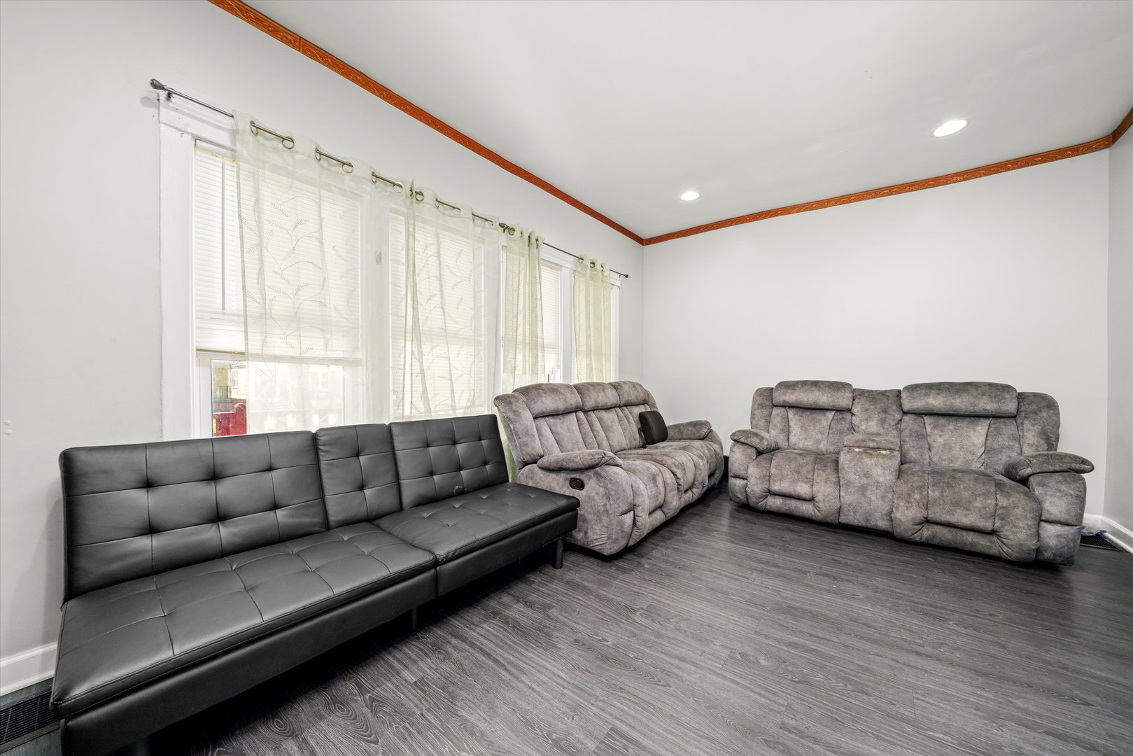 2016 E 93rd Street Property Photo 4