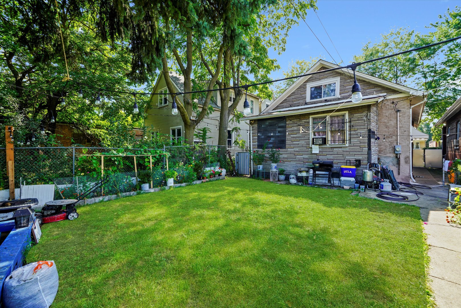2016 E 93rd Street Property Photo 14