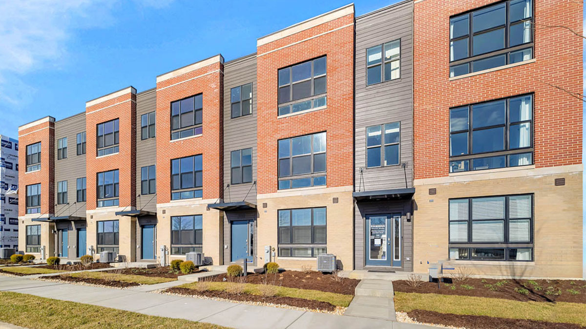 384 Summit Circle Property Photo 1