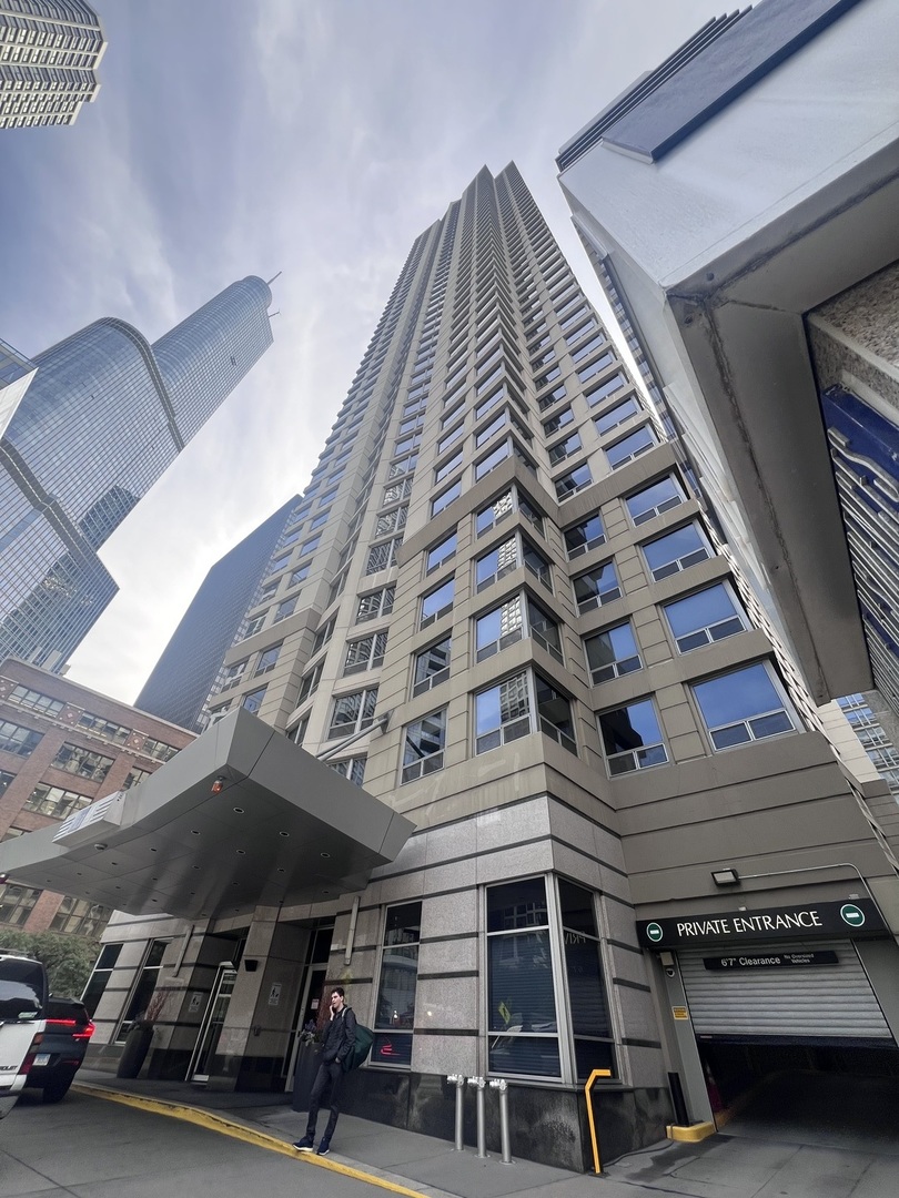 440 N Wabash Avenue 3809 Property Photo 1