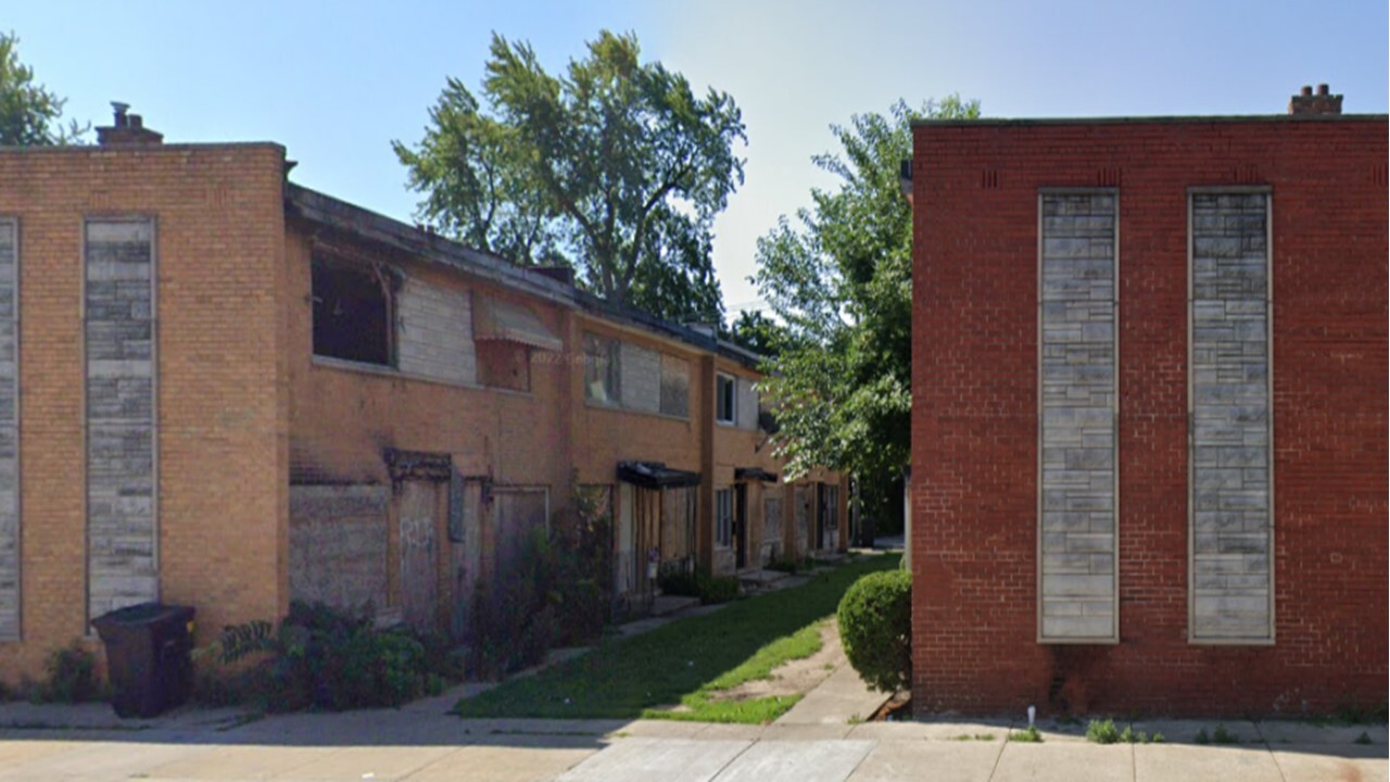 1309 E 75th Street Property Photo 3