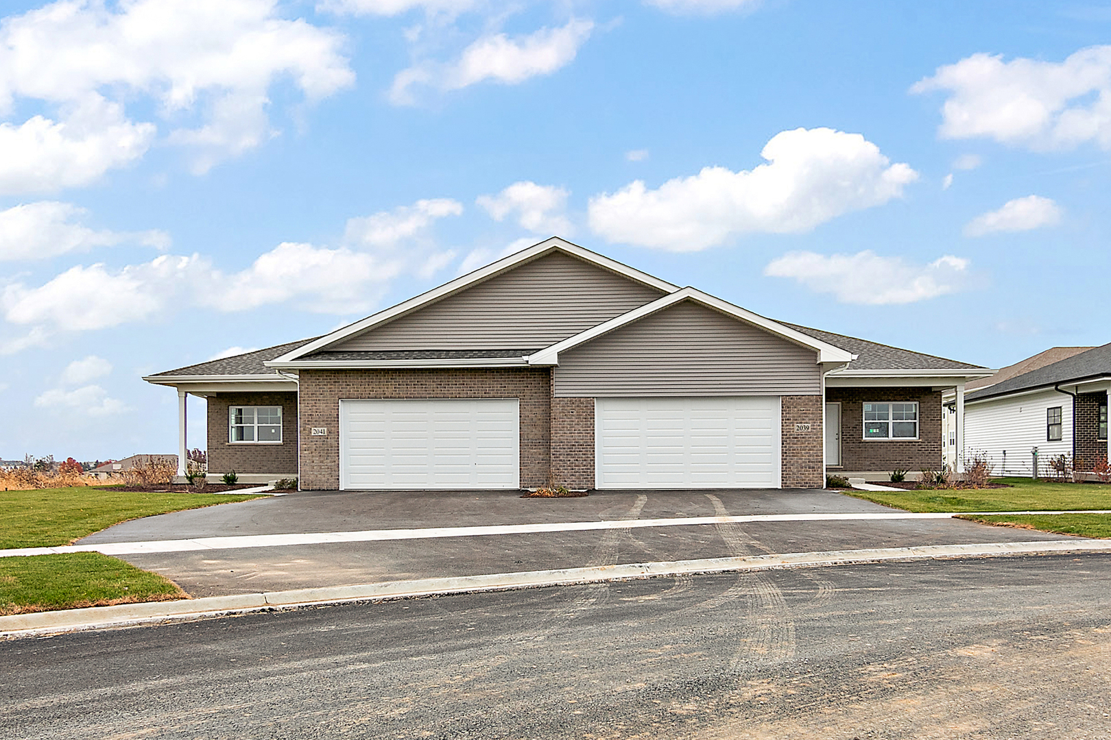 2057 Isabella Lane Property Photo 1