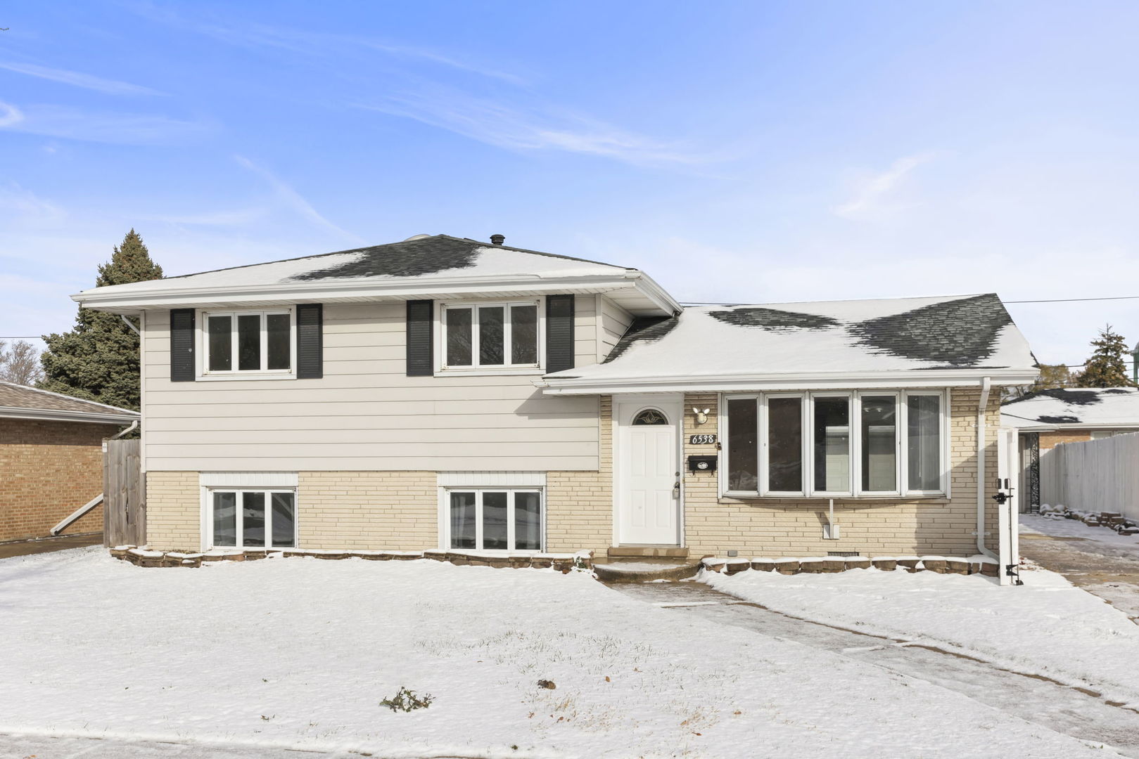 6538 106th Place Property Photo 2
