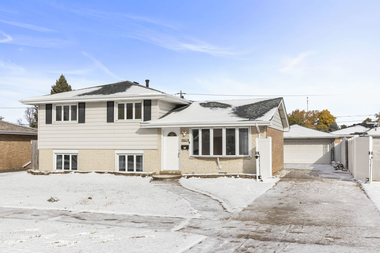 6538 106th Place Property Photo 3