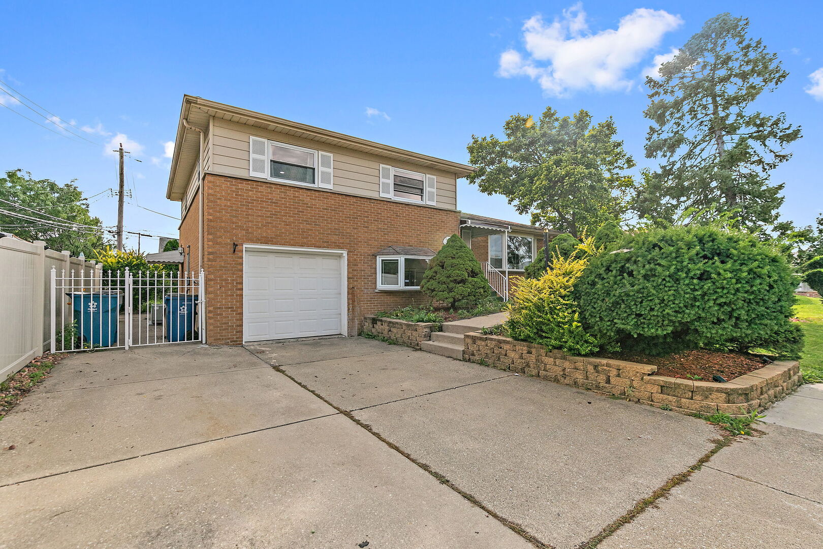 1202 Elsie Drive Property Photo 2