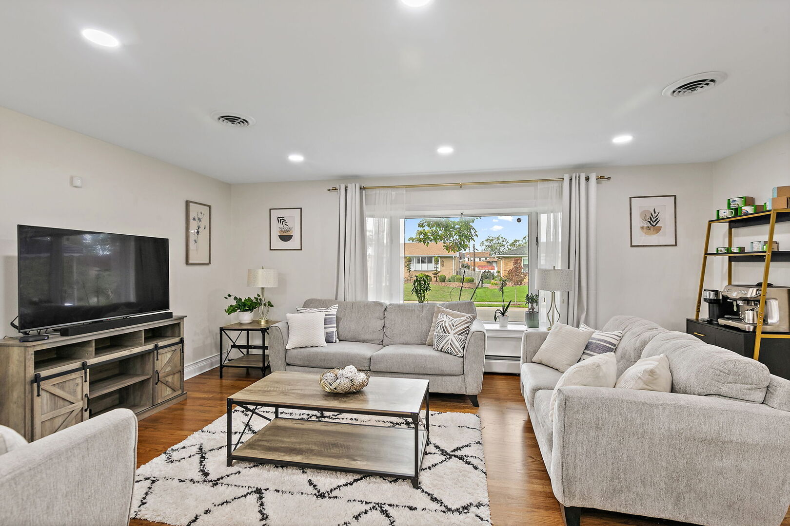 1202 Elsie Drive Property Photo 5