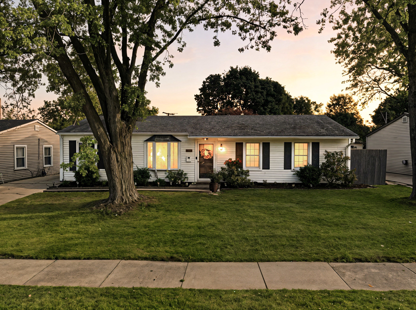 1005 S Park Boulevard Property Photo 1
