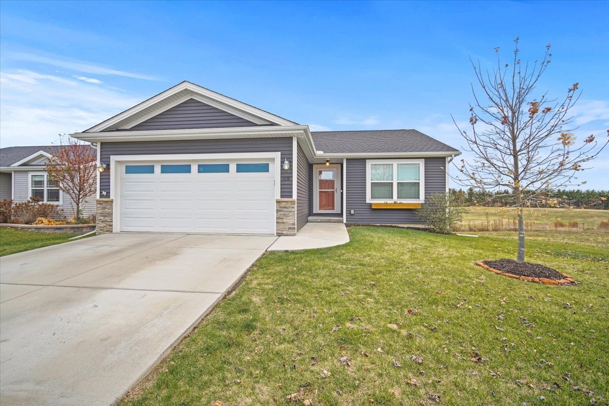 52 Winding Way Property Photo 1