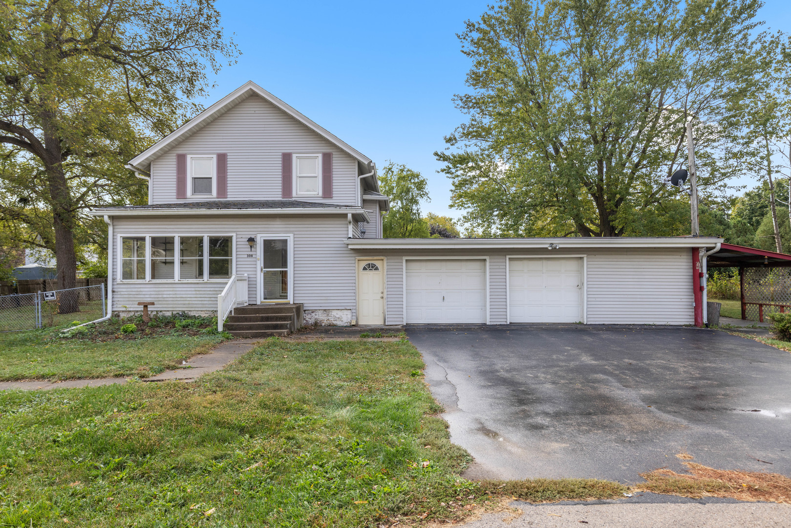 306 W Chicago Avenue Property Photo 1