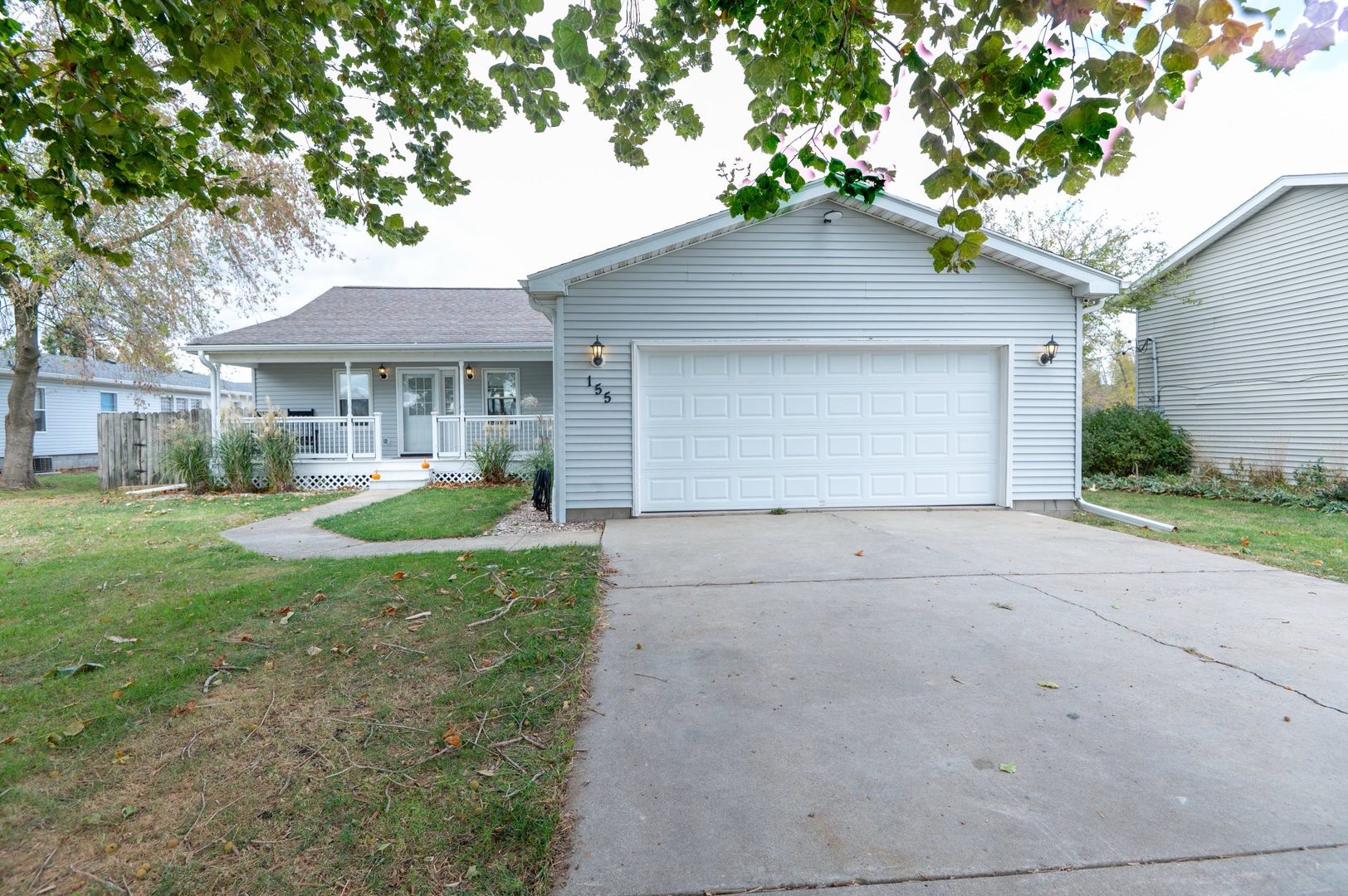 155 E Clay Street Property Photo 1