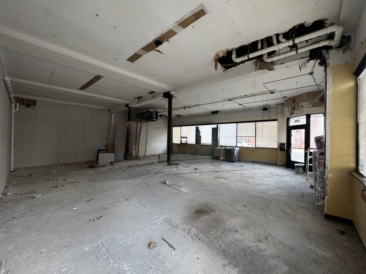 3256 N Pulaski Road Property Photo 6