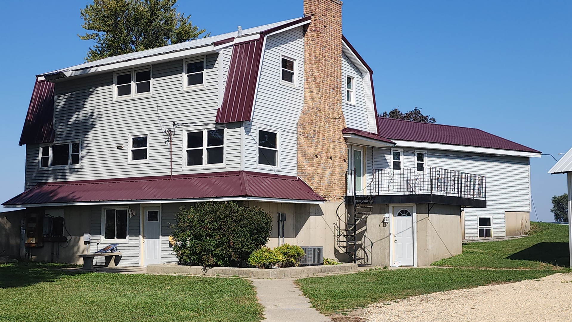 6079 Manchester Road Property Photo 4