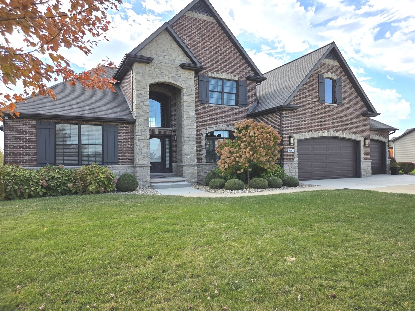 9667 Crossbow Drive Property Photo 1